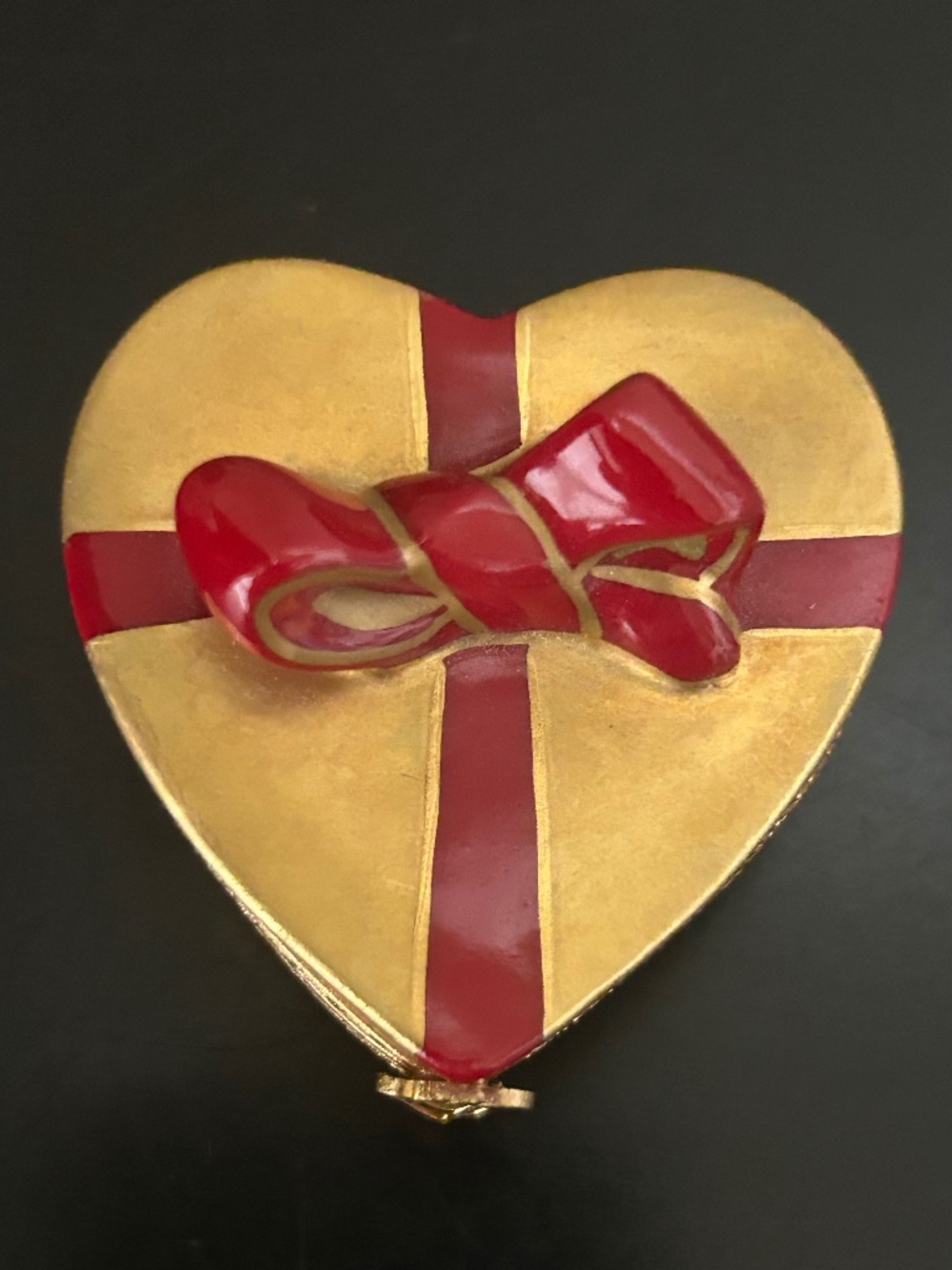 LImoges Porcelain Heart-Shaped Trinket Box. NWOT